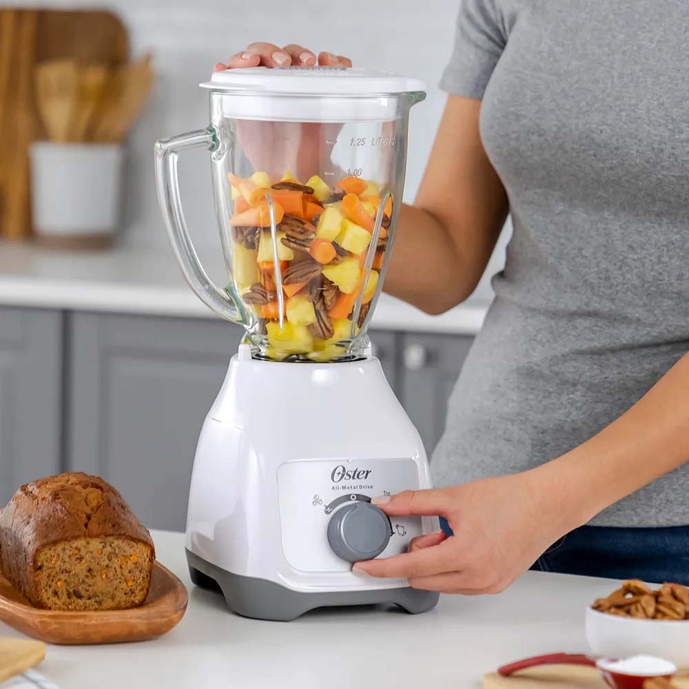 Licuadora 1.5Litros BLSTKAGWRD-013 Oster 2 velocidades + pulso