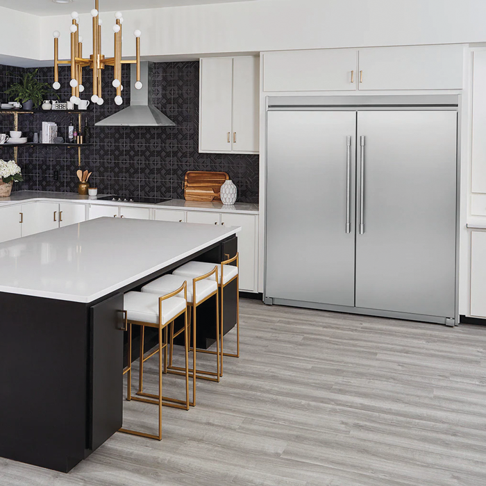 Gemelas FRIGIDAIRE Refrigeradora FPRU19F8WF + Congelador FPFU19F8WF + TRIM KIT TRMKTEZ2FL79