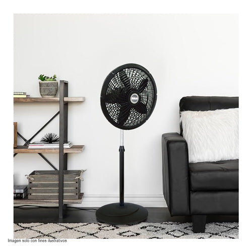 Abanico de pedestal 18" RCFAN28 RCA con cubierta y aspas plásticas color negro