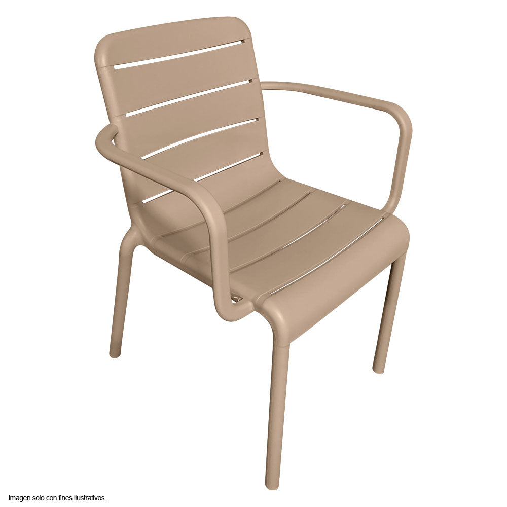 Silla plática de comedor 8650F color Taupe con respaldo colado