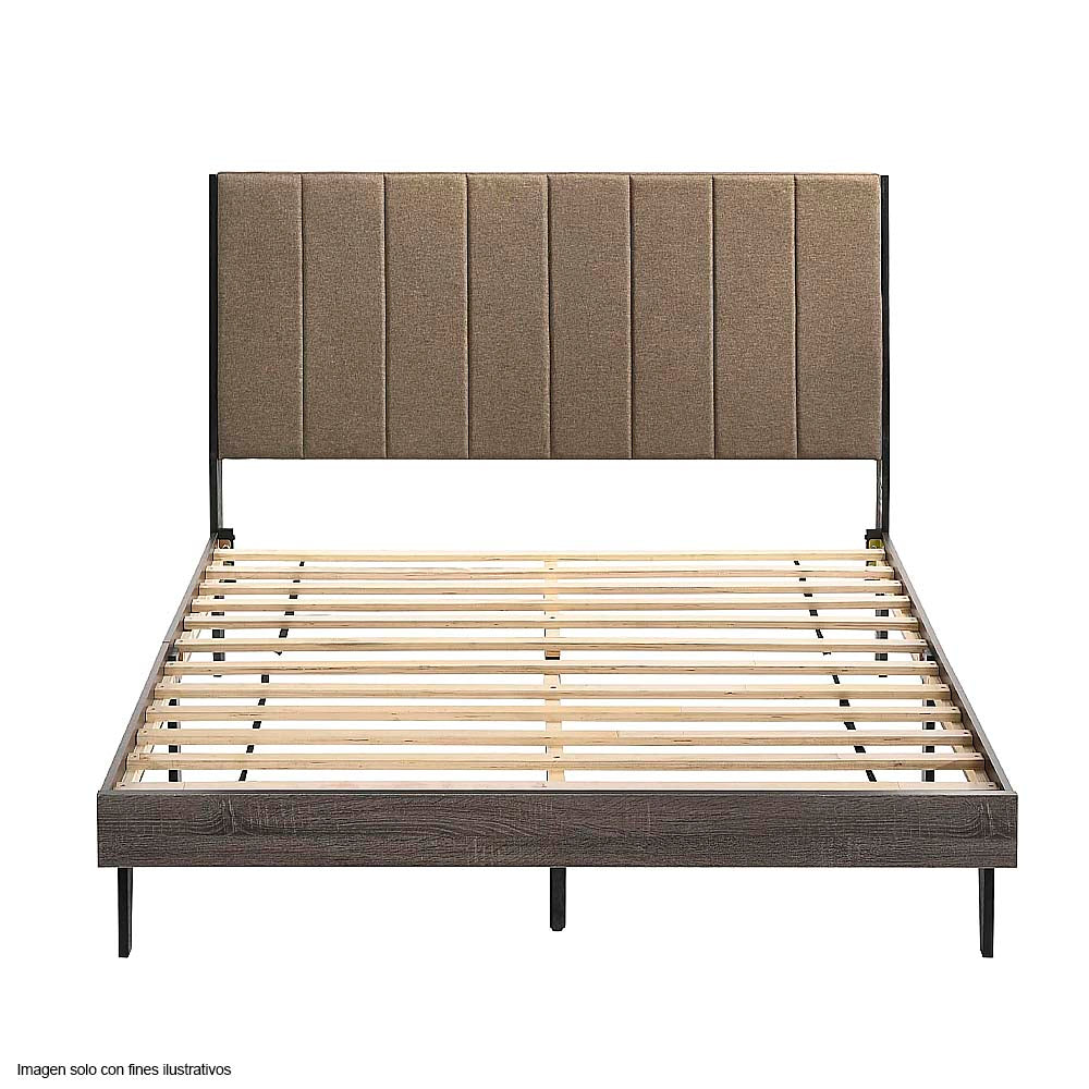 Cama Queen modelo Valdemar, cabecera tapizada tela marrón y base en gris envejecido.