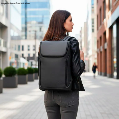 Mochila para laptop 15,6” y Tablet hasta 13” KNB-905BK Klip, Color negro