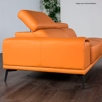 Sofá Chaise modelo Brisa FM69005LB-RCE/LLV, color naranja 100% cuero. Chaise lado izquierdo.