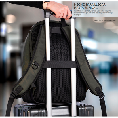 Mochila para laptop de 15.6" modelo KNB-756 Klip, color verde negro.